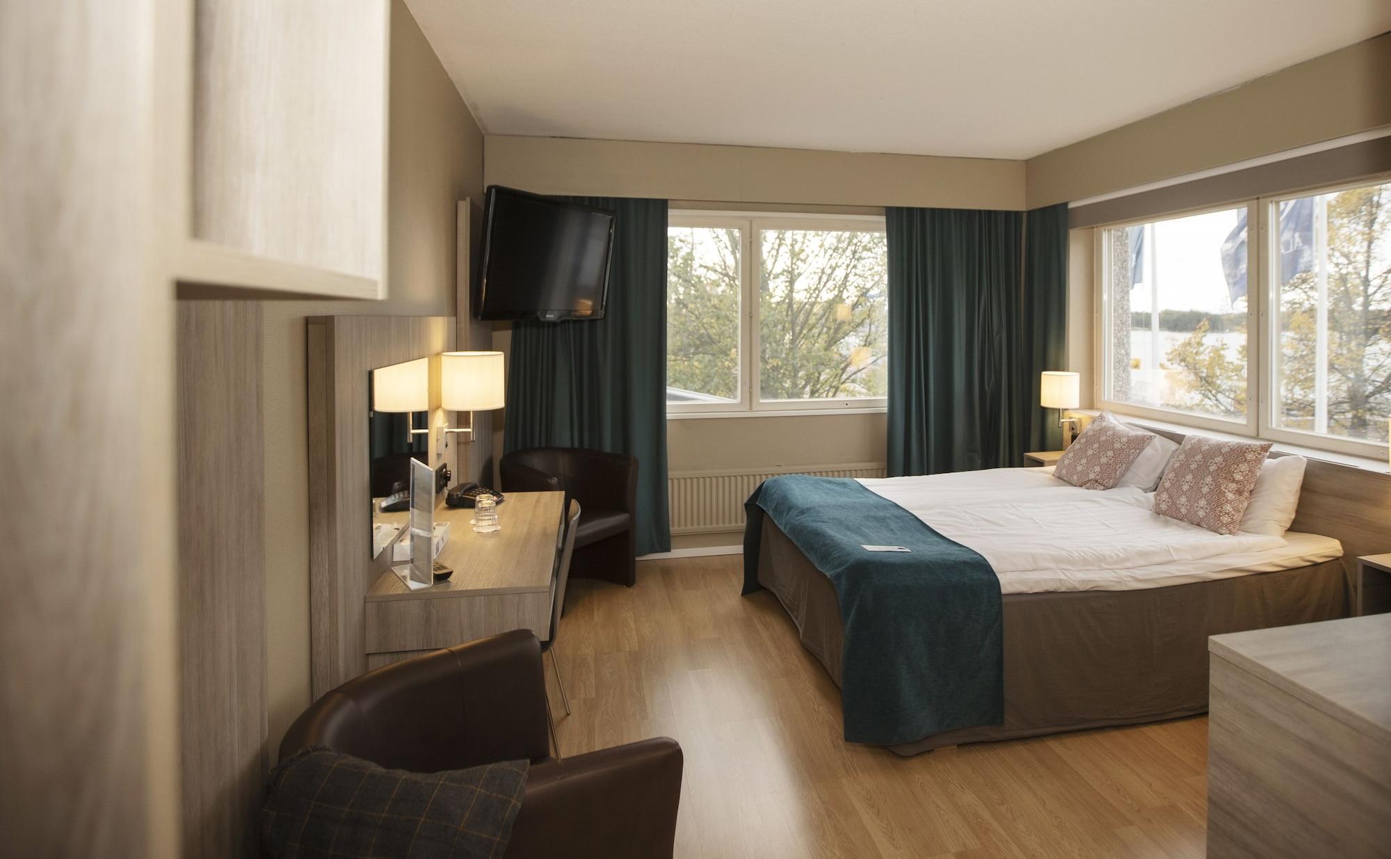 Adlon Hotell 3*