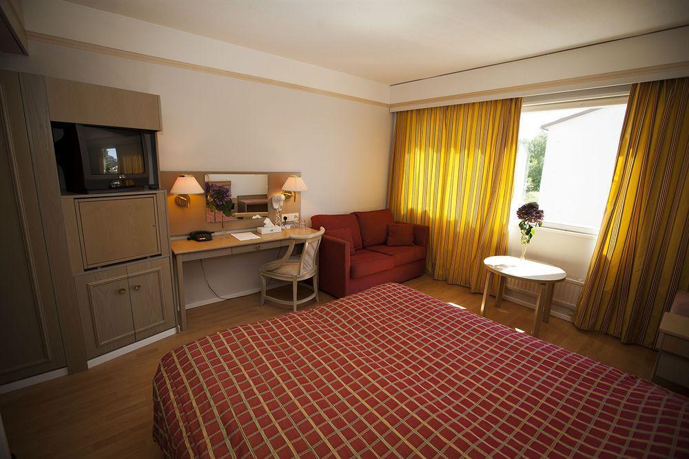 Adlon